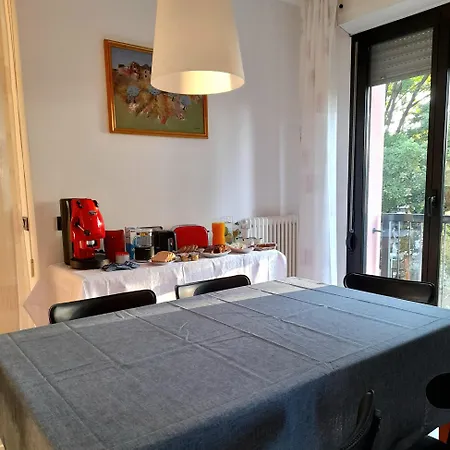 Guest house Aromatika, B&b, *